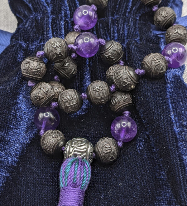 Black Sandalwood Amethyst Pocket Mala - Image 3