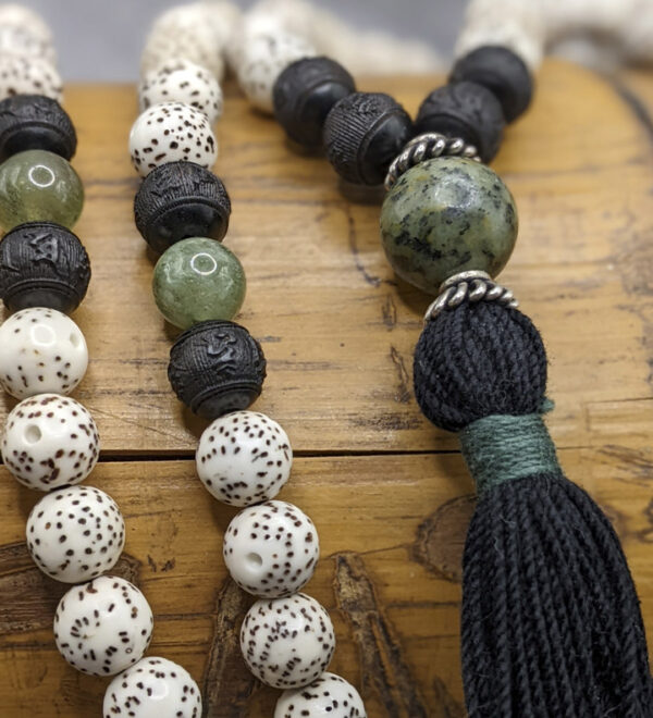 Bodhi Black Sandalwood Green Apatite - Image 3